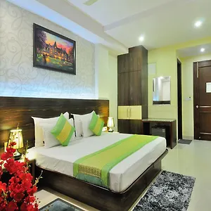 4* Отель Sky Rich International - 05 Mins From Karol Bagh Metro Station